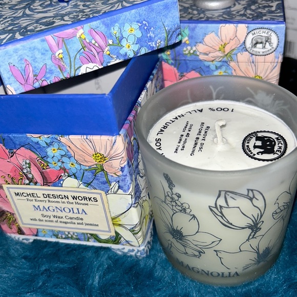 MICHEL DESIGN WORKS Soy Wax Candle - Picture 1 of 3
